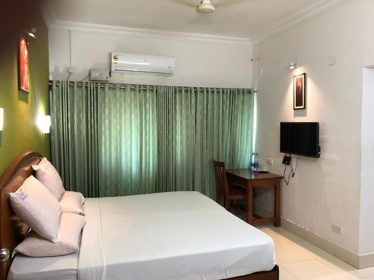 Hotel Nandanam Guruvāyūr Εξωτερικό φωτογραφία